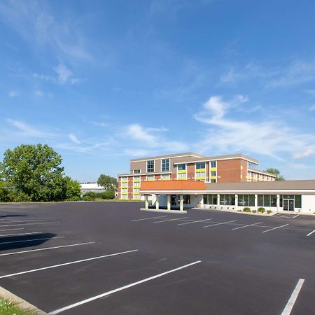 Days Inn & Suites By Wyndham Grand Rapids Near Downtown ไวโอมิง ภายนอก รูปภาพ