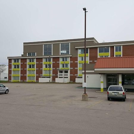Days Inn & Suites By Wyndham Grand Rapids Near Downtown ไวโอมิง ภายนอก รูปภาพ