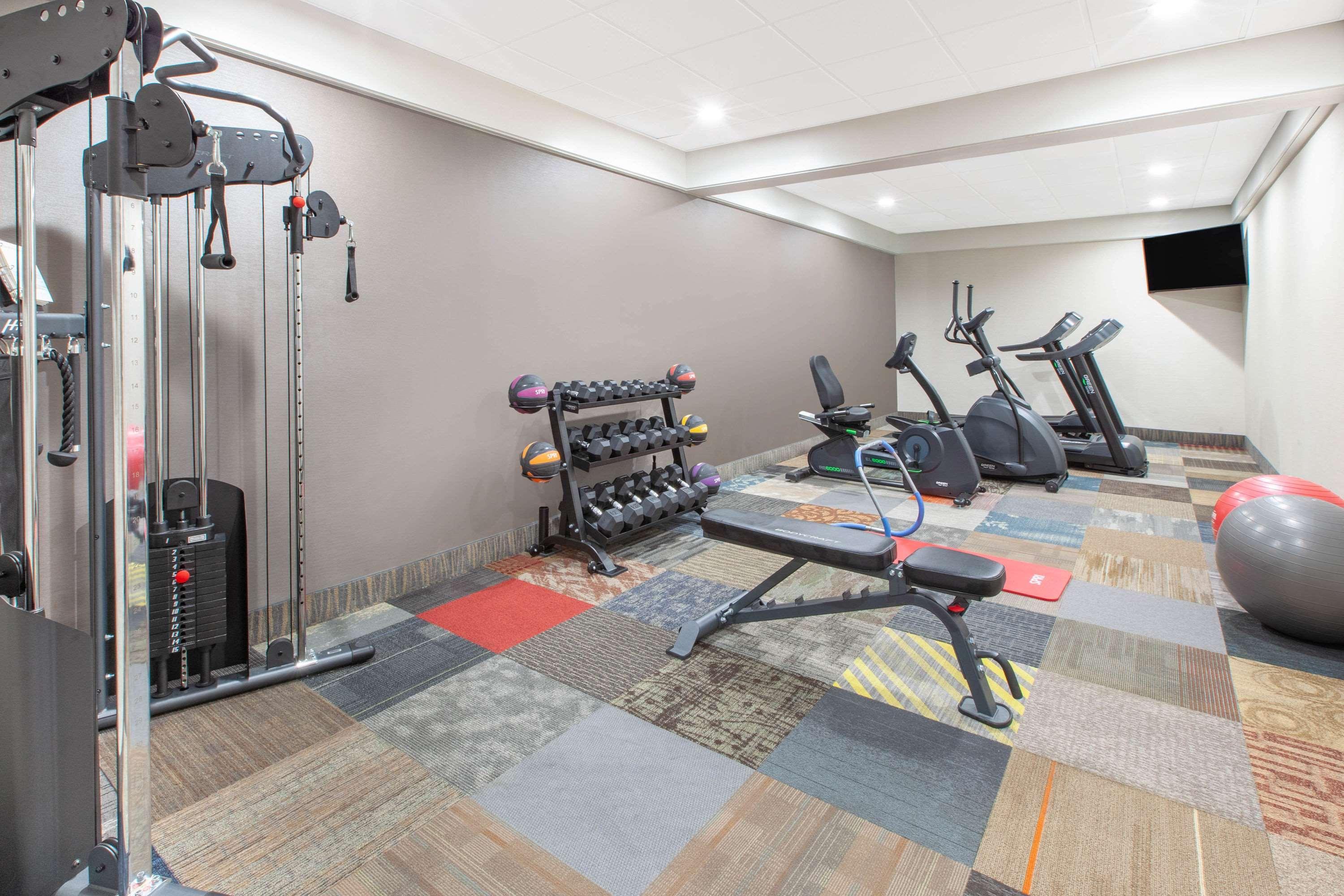 Days Inn & Suites By Wyndham Grand Rapids Near Downtown ไวโอมิง ภายนอก รูปภาพ