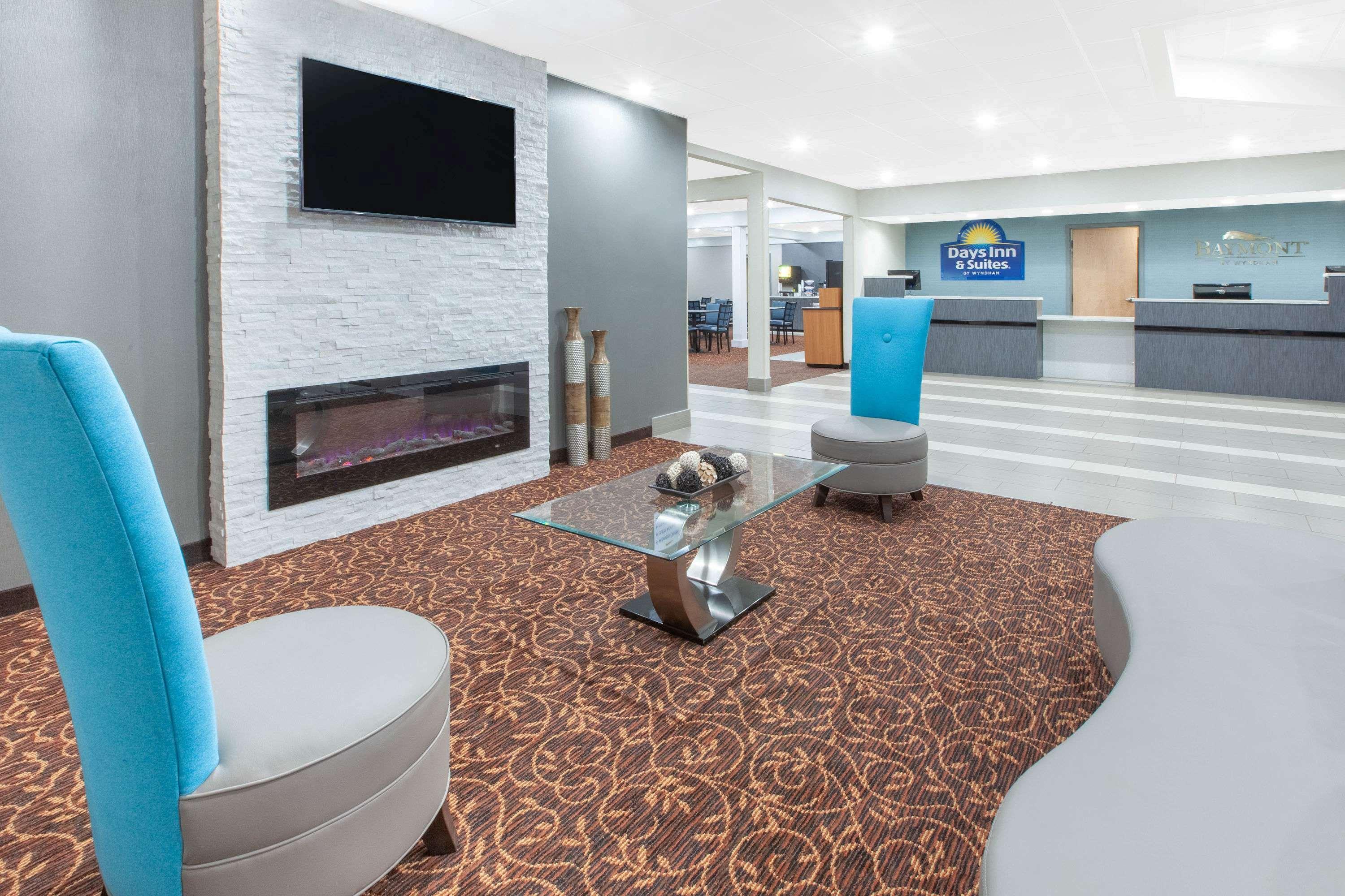 Days Inn & Suites By Wyndham Grand Rapids Near Downtown ไวโอมิง ภายนอก รูปภาพ