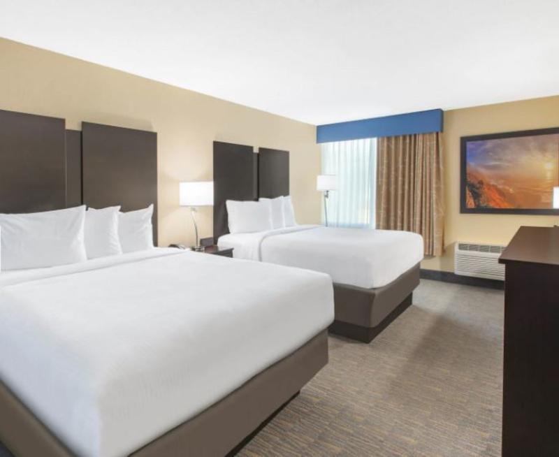 Days Inn & Suites By Wyndham Grand Rapids Near Downtown ไวโอมิง ภายนอก รูปภาพ