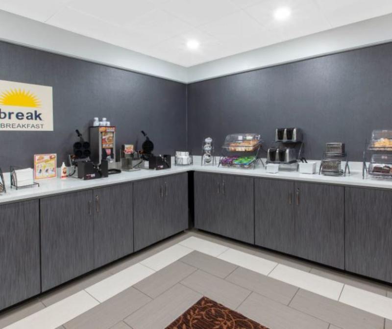 Days Inn & Suites By Wyndham Grand Rapids Near Downtown ไวโอมิง ภายนอก รูปภาพ